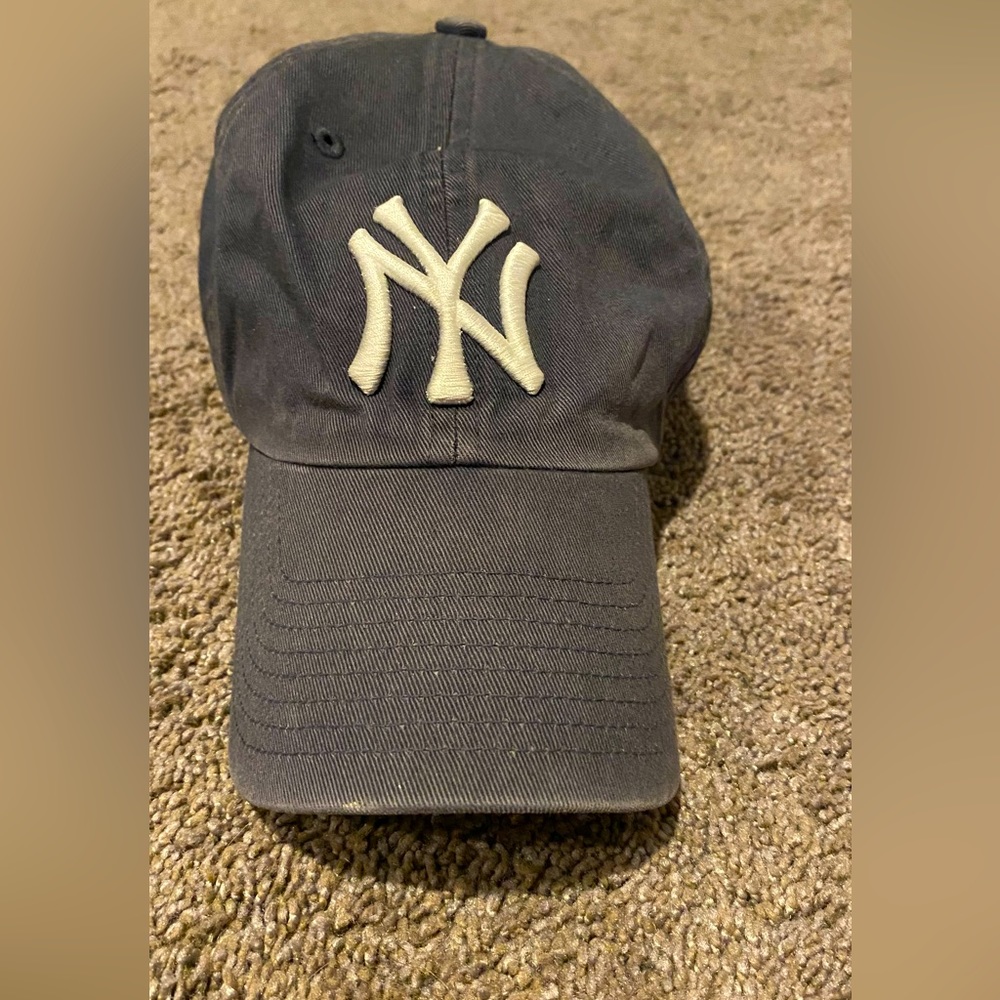 Used New York Yankees dad hat